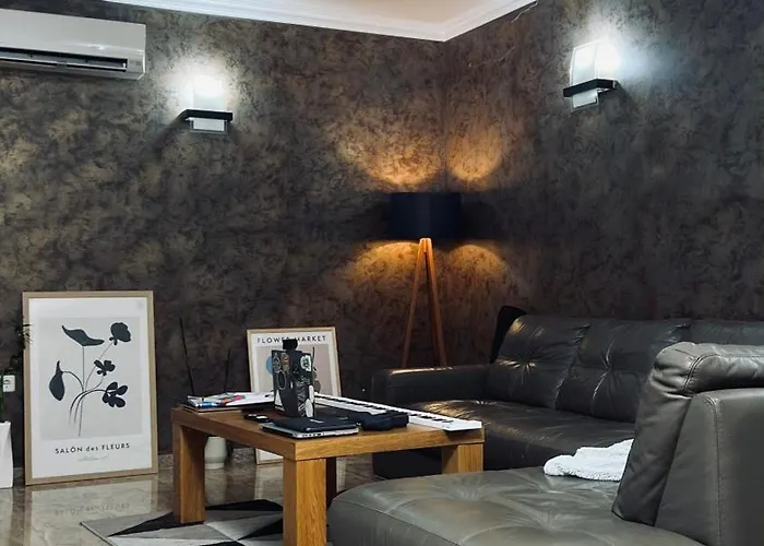 Chic Luxury Escape Close To Kapana Area Apartment *