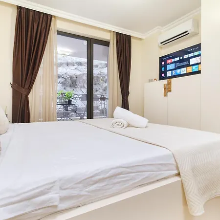 Chic Luxury Escape Close To Kapana Area Apartment