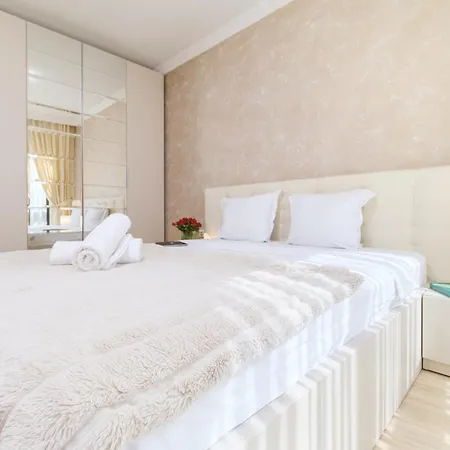 Chic Luxury Escape Close To Kapana Area Apartment *